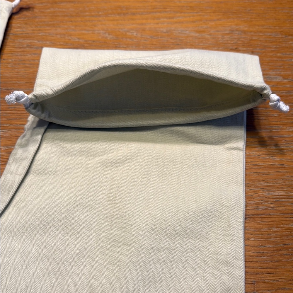 Loewe Cream Shoe Bags - Picture 3 of 3